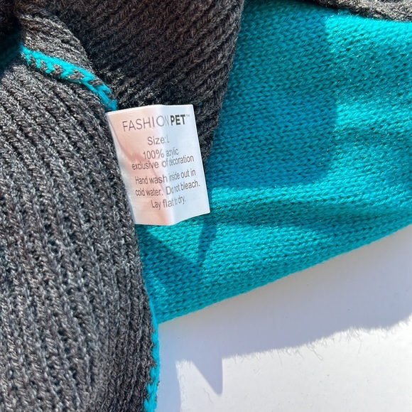 Fashion Pet Sweater for Female Dog - Picture 4 of 5